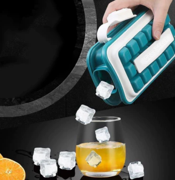 Cutie pentru cuburile de gheata, dotata cu interior silicon